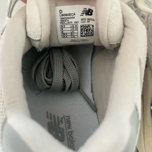 New Balance // 9060 Sneakers - Picture 8 of 8